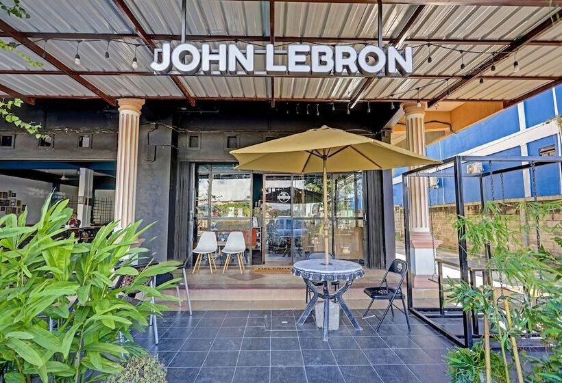 ホテル Collection O 91499 John Lebron House