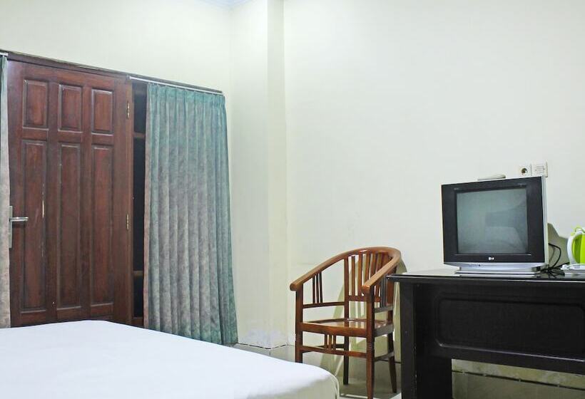 Collection O 91517 Hotel Gajah Mada Soe