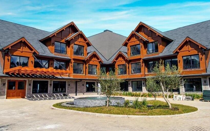Отель Laghetto Chateau Du Golden Gramado