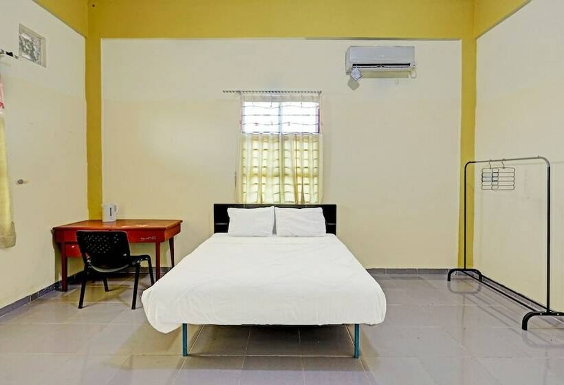 ホテル Collection O 91499 John Lebron House