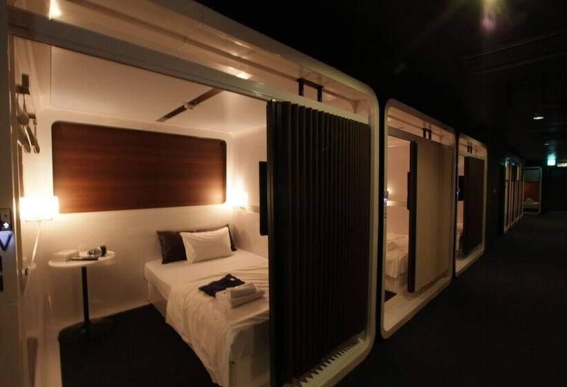 Hotel a Capsule First Cabin Haneda Terminal 1