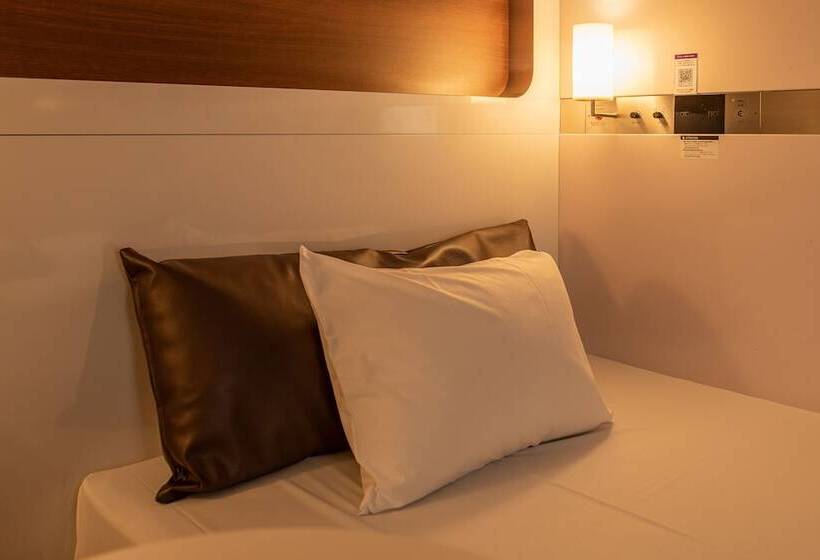 Hotel a Capsule First Cabin Haneda Terminal 1