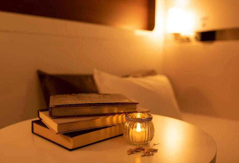 Hotel a Capsule First Cabin Haneda Terminal 1