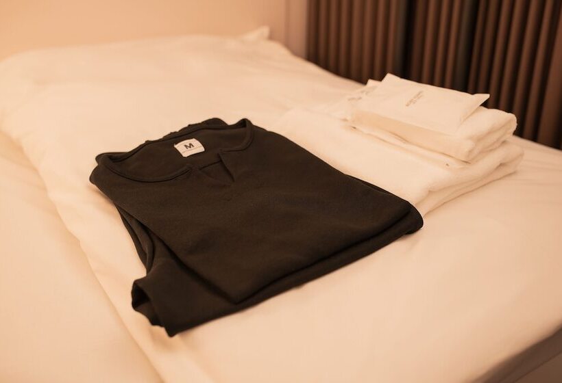 Hotel a Capsule First Cabin Haneda Terminal 1