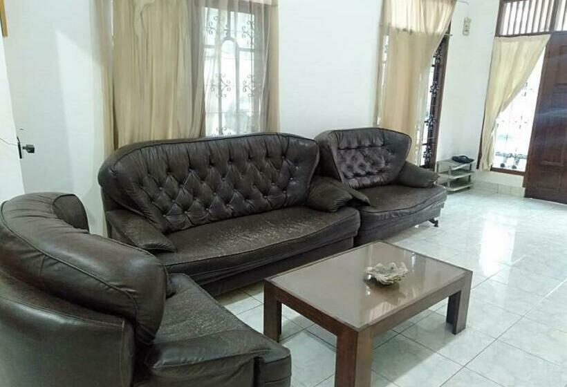 בית מלון כפרי Express O 91436 Mess Sadam