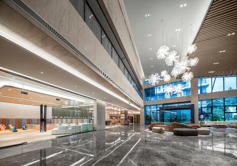 Отель Holiday Inn Express Tengchong Hot Spring, An Ihg