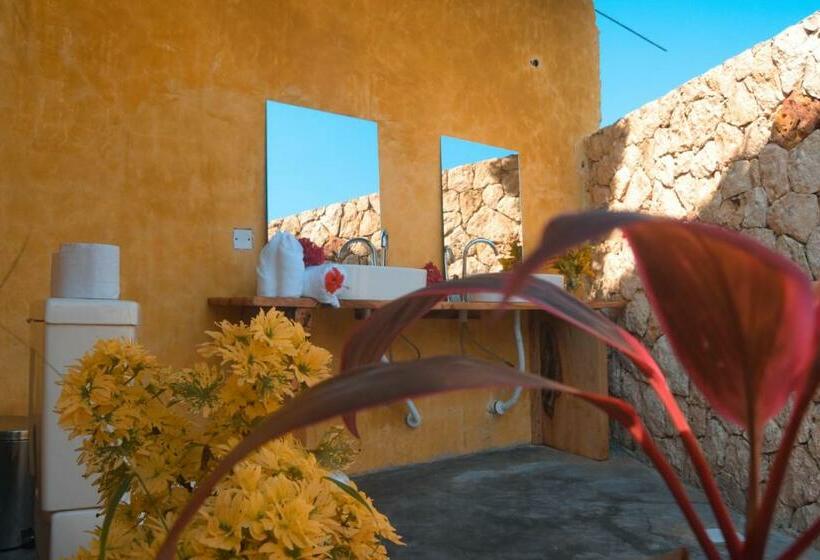 Отель Kusini Beach Bungalows