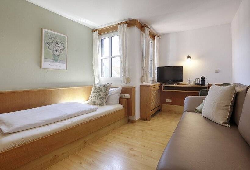 Landhotel Schwab   By Homekeepers