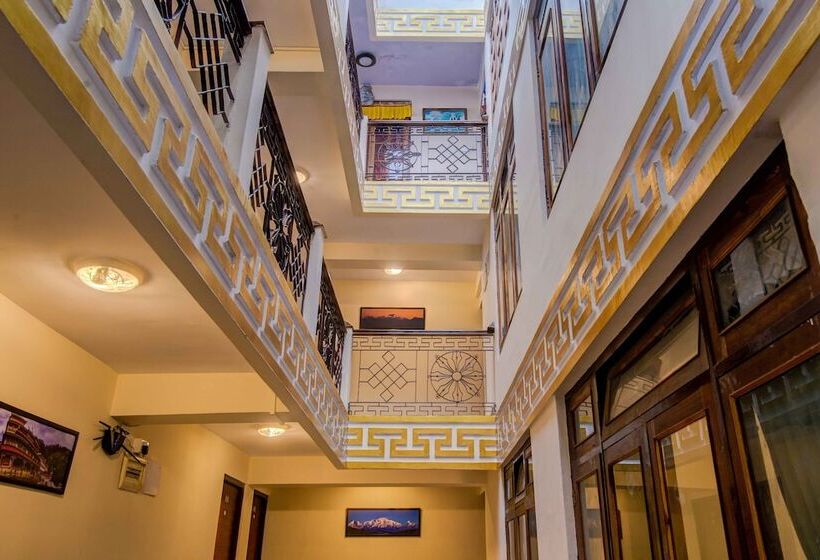 هتل Muscatel Bhumsang   200 Mts From Mall Road