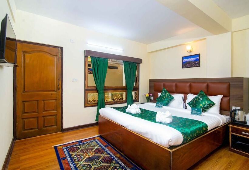 هتل Muscatel Bhumsang   200 Mts From Mall Road