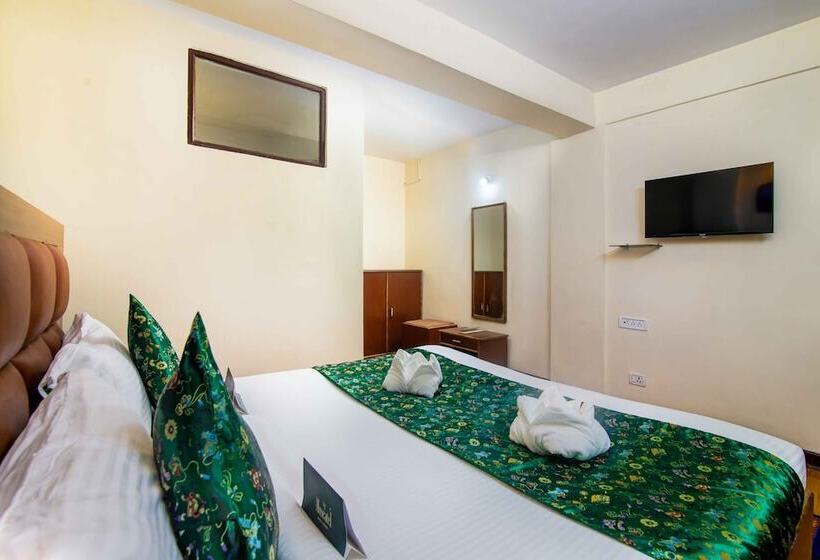 هتل Muscatel Bhumsang   200 Mts From Mall Road