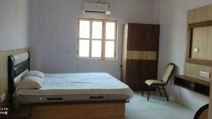 Отель Oyo 89178  Raj Benquet