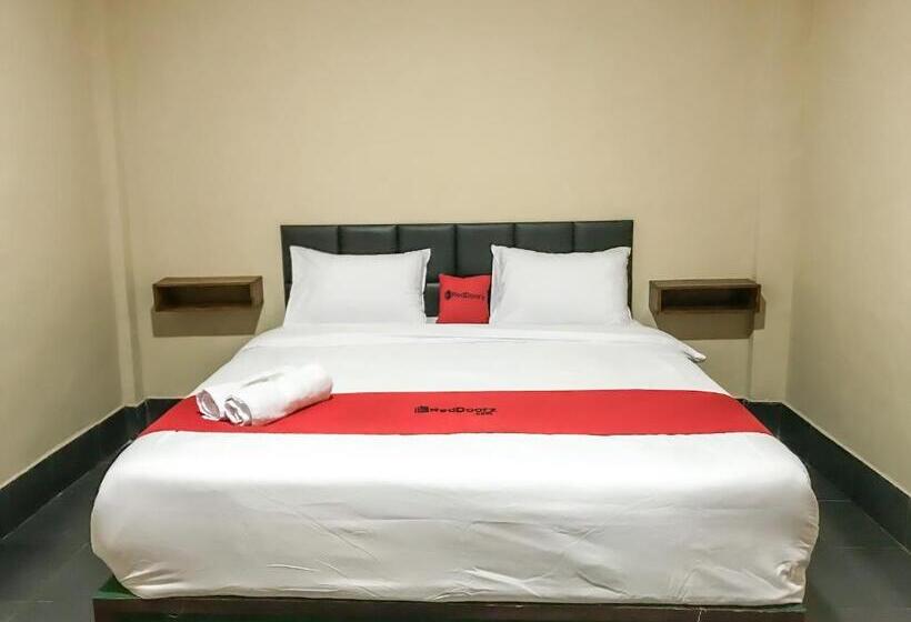 فندق Reddoorz @ Jalan Gelanggang Remaja Waena Jayapura