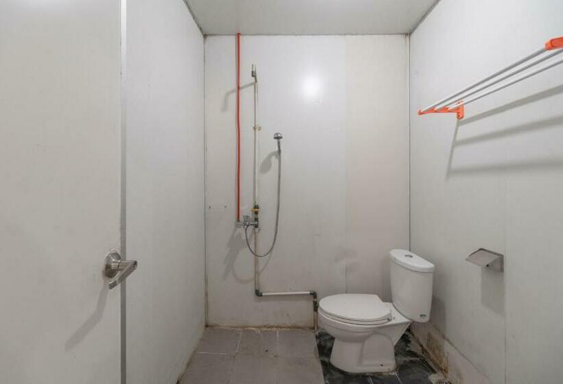 酒店 Reddoorz @ Taman Green Legon