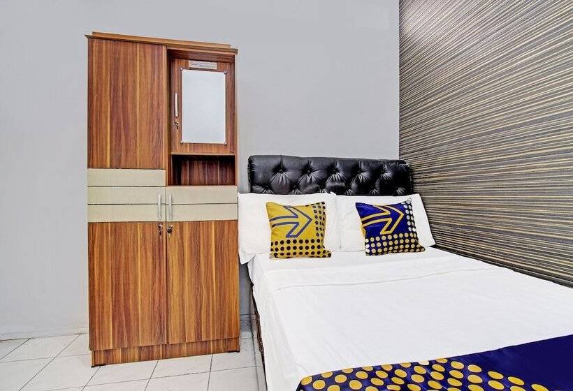 ホテル Spot On 91523 Kenari Guesthouse