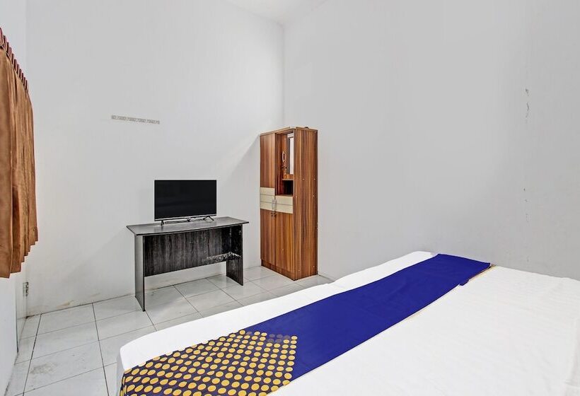 ホテル Spot On 91523 Kenari Guesthouse