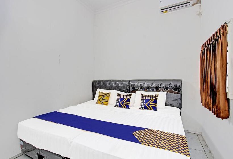 ホテル Spot On 91523 Kenari Guesthouse