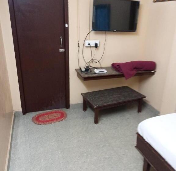 Отель Sri Ambika Lodge