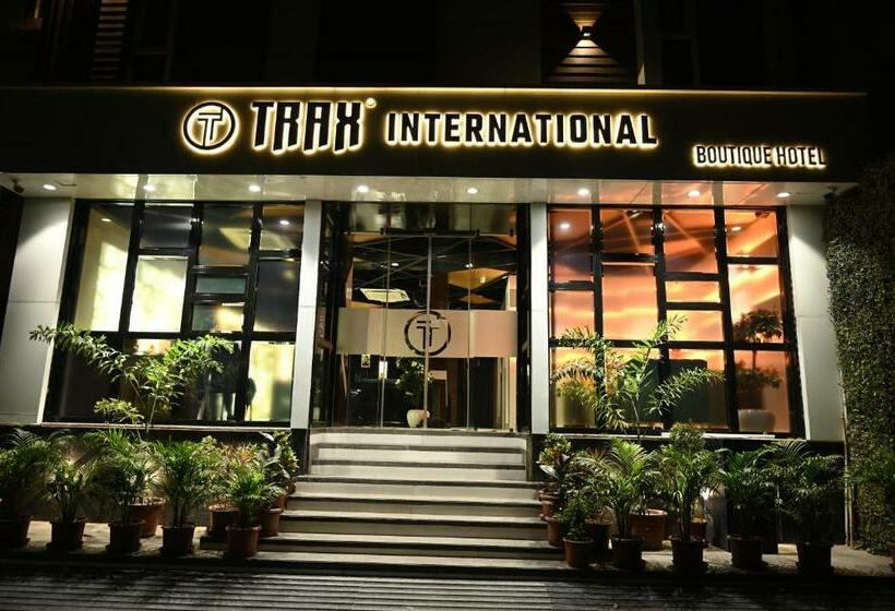 호텔 Trax International