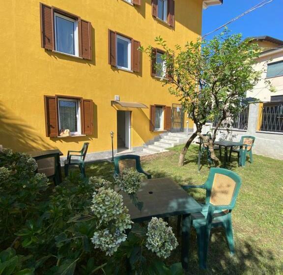 بنسيون Around Lago Maggiore Rooms