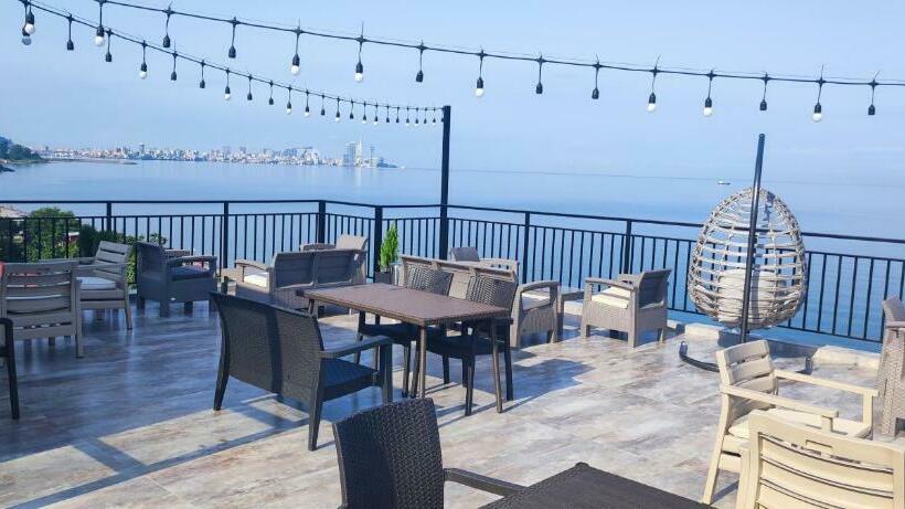 پانسیون Guest House Garden Beach