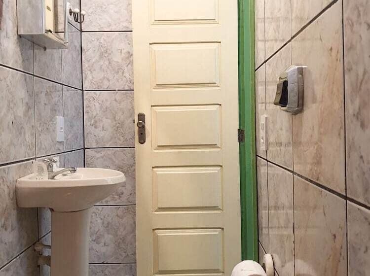 펜션 Pouso Das Folhas