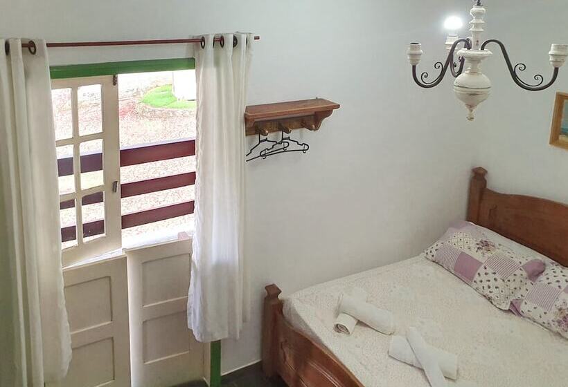 펜션 Pouso Das Folhas