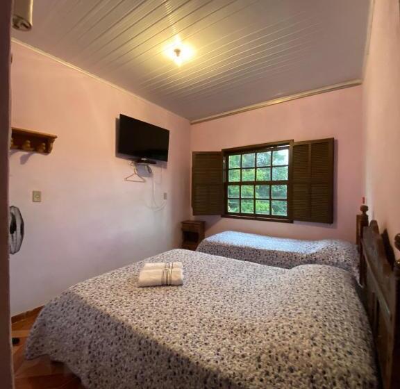 펜션 Pouso Das Folhas