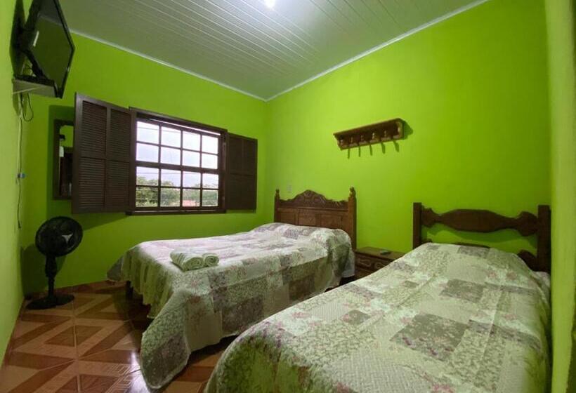 펜션 Pouso Das Folhas