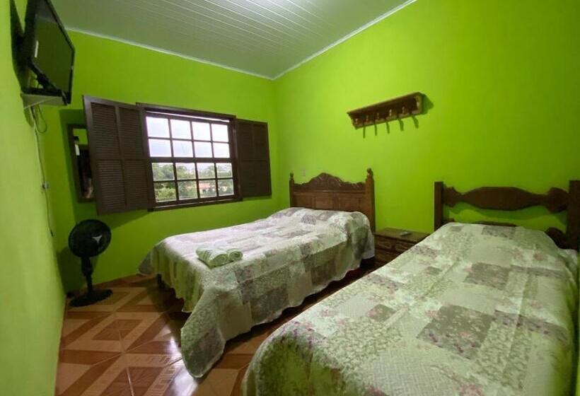 펜션 Pouso Das Folhas