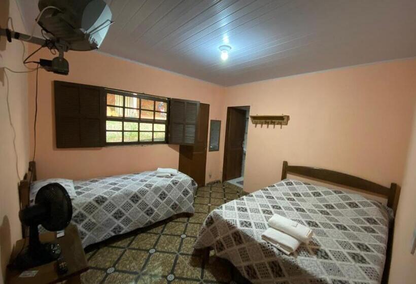 펜션 Pouso Das Folhas