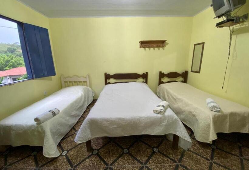 펜션 Pouso Das Folhas