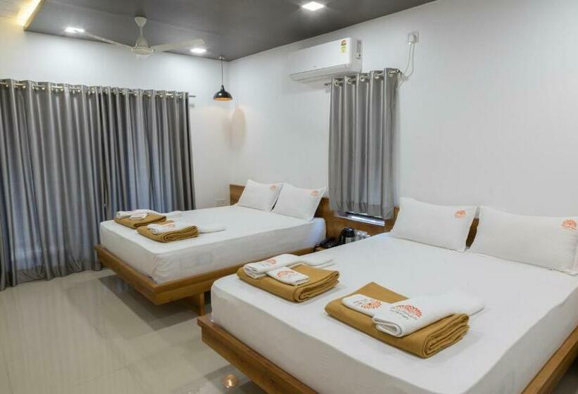 אתר נופש Coco Palms Inn