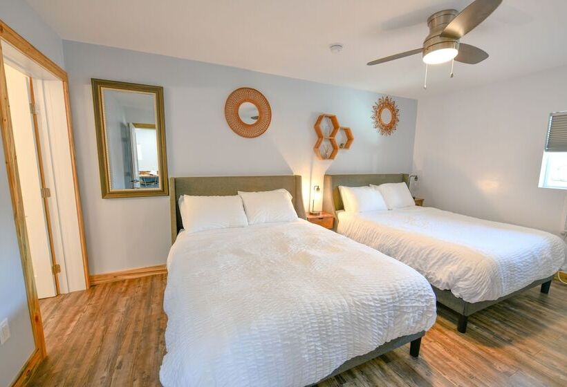 The Darmont Hotel And Suites