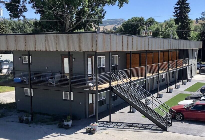 The Darmont Hotel And Suites