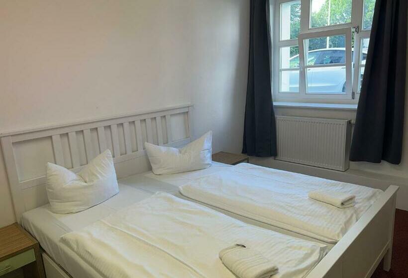 旅馆 Circus Hostal Putbus