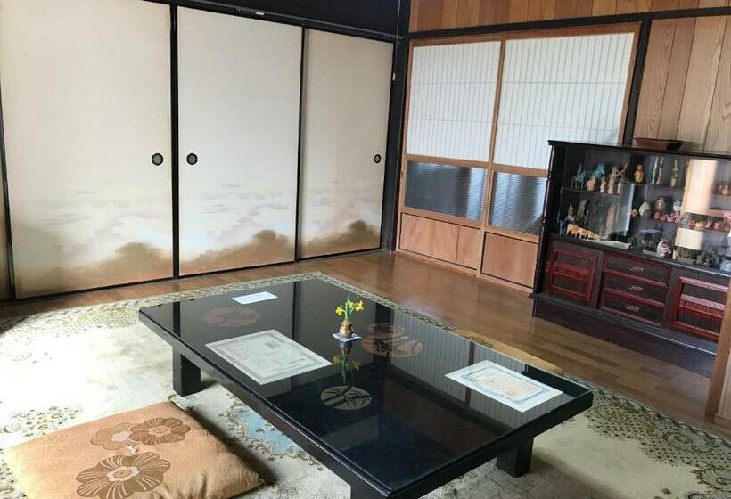 ユースホステル Guesthouse Kojiya 暮らしをつくる宿 旧糀屋