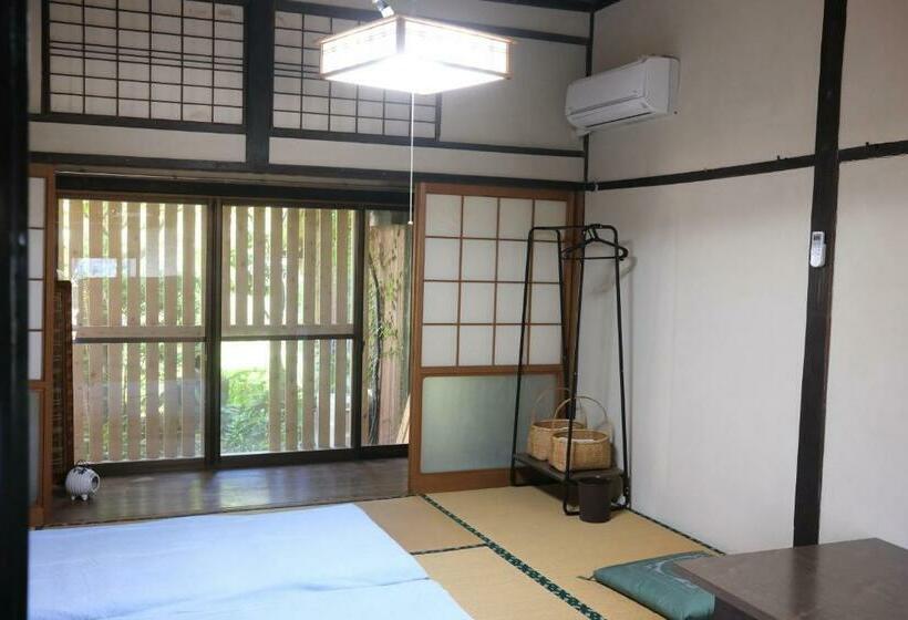 ユースホステル Guesthouse Kojiya 暮らしをつくる宿 旧糀屋
