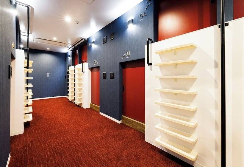 هاستل The Circle Apartment