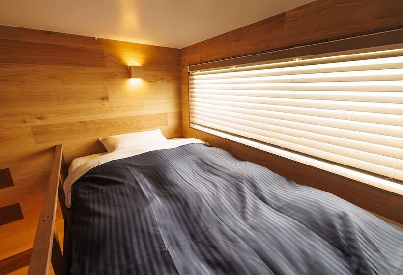 هاستل The Circle Apartment