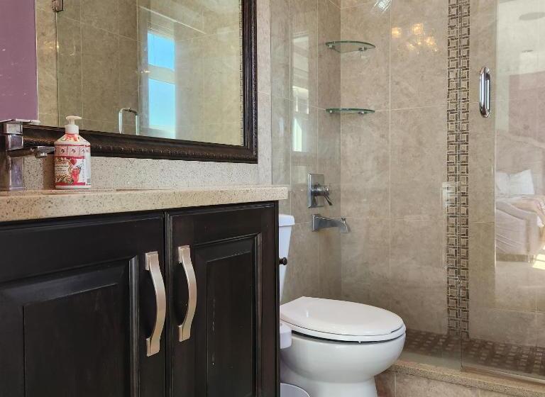 Общежитие The Empress Palace