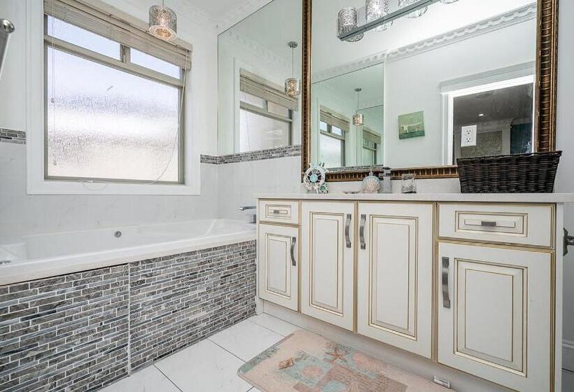 Общежитие The Empress Palace