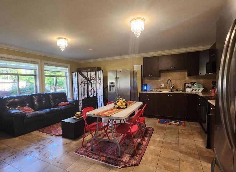 Общежитие The Empress Palace