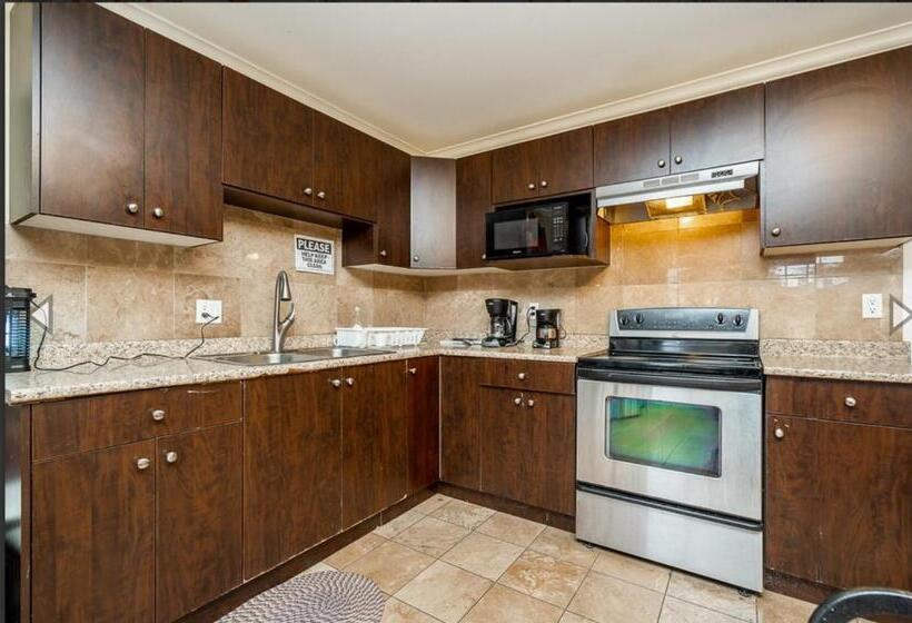 Общежитие The Empress Palace