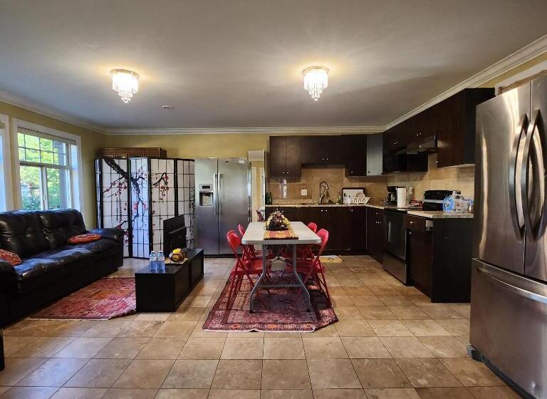 Общежитие The Empress Palace