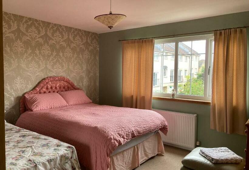 ベッドアンドブレックファースト Caledonia House