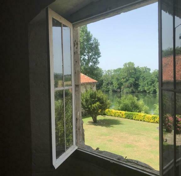 مبيت وإفطار Chambres D Hôtes Au Château De Favols