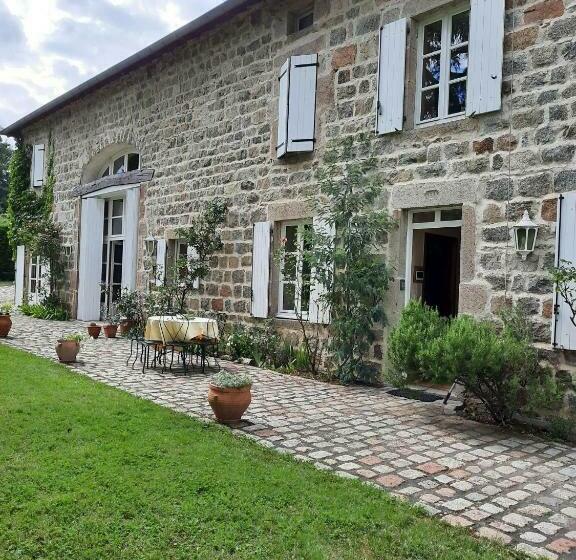 住宿加早餐  Chambres D Hôtes Le Moulin Juste Ambierle   Loire