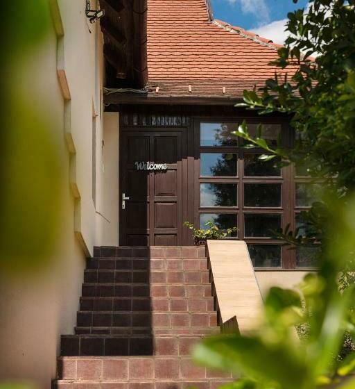 Bed and Breakfast Pannonhalma Panzió