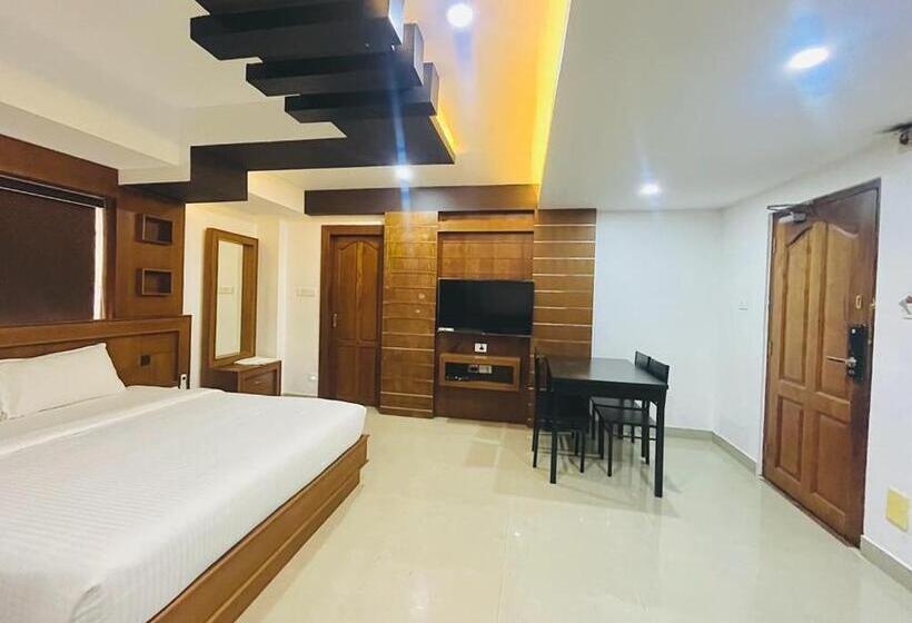 ホテル Auhtel Kannur